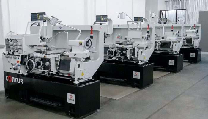 Vier Drehmaschinen in Kundenhalle